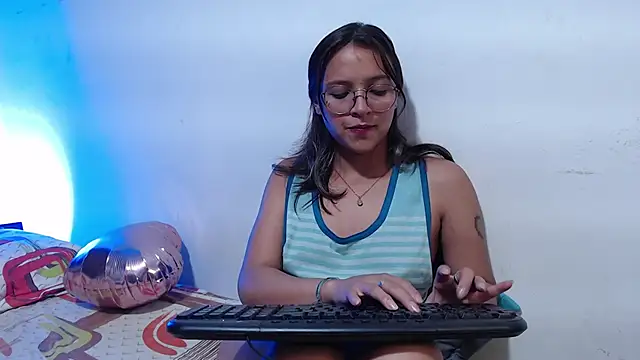 Zoe--khalL online show from 01/15/26, 06:18