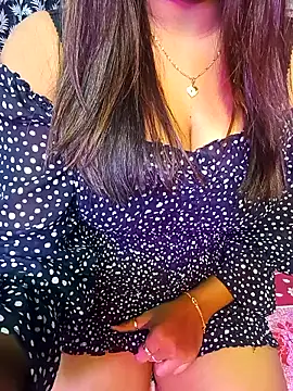Snapshot of beauty_alina chatting on 12/14/24, 12:44 beauty alina online show from 12/14/24, 12:44