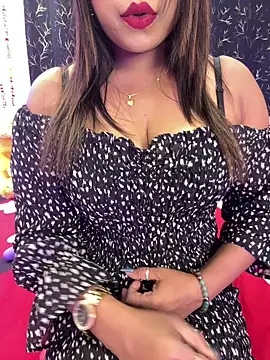 Snapshot of beauty_alina chatting on 03/15/26, 04:57 beauty alina online show from 03/15/26, 04:57