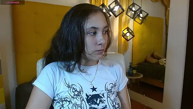 xlunna online show from 11/28/25, 07:05