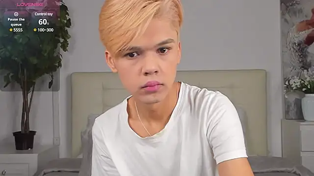 Snapshot of Felix_Rey chatting on 02/06/25, 04:03 Felix Rey online show from 02/06/25, 04:03