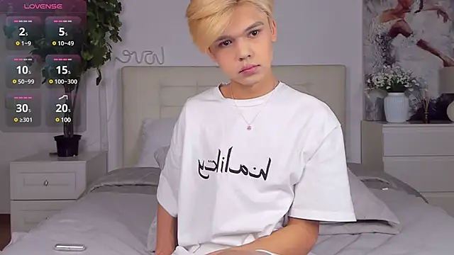 Snapshot of Felix_Rey chatting on 02/18/25, 04:26 Felix Rey online show from 02/18/25, 04:26