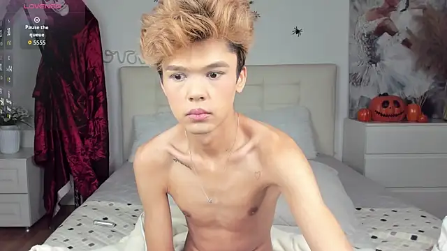 Snapshot of Felix_Rey chatting on 10/19/25, 12:06 Felix Rey online show from 10/19/25, 12:06