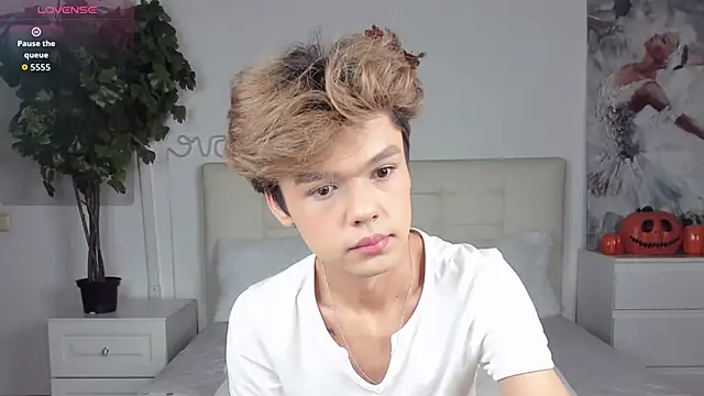 Snapshot of Felix_Rey chatting on 11/06/25, 01:45 Felix Rey online show from 11/06/25, 01:45