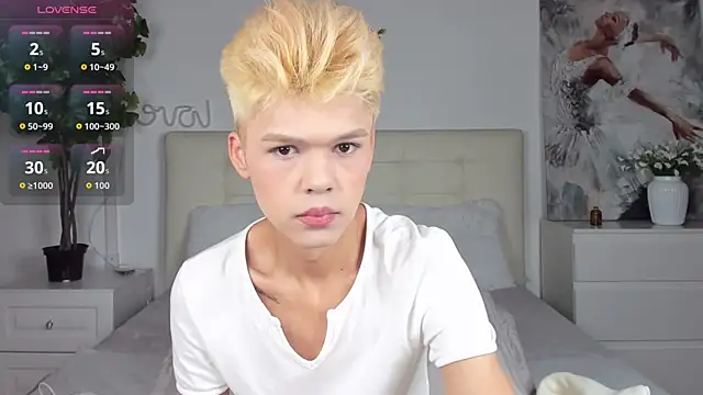 Snapshot of Felix_Rey chatting on 11/22/25, 08:52 Felix Rey online show from 11/22/25, 08:52