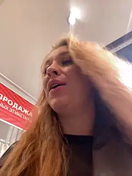 Snapshot of Sweet___Emily chatting on 12/24/24, 03:37 Sweet Emily online show from 12/24/24, 03:37