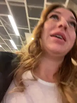 Snapshot of Sweet___Emily chatting on 01/24/25, 02:51 Sweet Emily online show from 01/24/25, 02:51