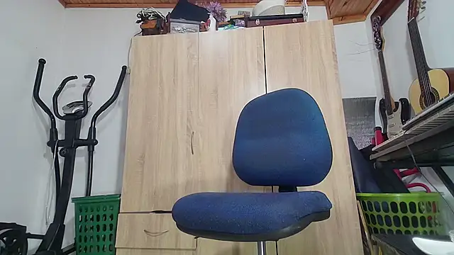 Snapshot of RustyGray chatting on 11/13/25, 03:55 RustyGray online show from 11/13/25, 03:55