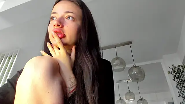 IreneVON online show from 03/22/25, 05:49