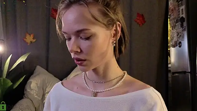 Snapshot of Eva_Natsumi chatting on 11/08/25, 04:51 Eva Natsumi online show from 11/08/25, 04:51