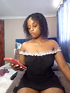 Snapshot of Queen-Chocolate chatting on 02/02/25, 02:13 Queen-Chocolate online show from 02/02/25, 02:13