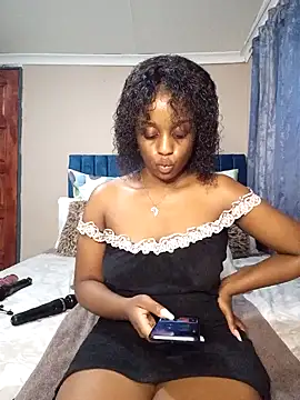 Snapshot of Queen-Chocolate chatting on 02/02/25, 08:41 Queen-Chocolate online show from 02/02/25, 08:41