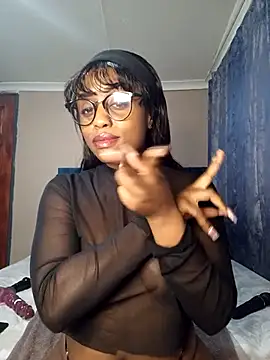 Snapshot of Queen-Chocolate chatting on 02/21/25, 08:16 Queen-Chocolate online show from 02/21/25, 08:16