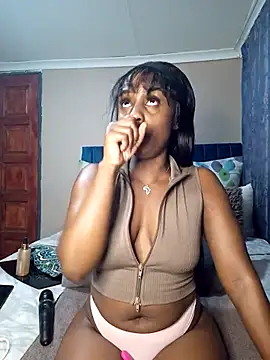 Snapshot of Queen-Chocolate chatting on 03/02/25, 11:20 Queen-Chocolate online show from 03/02/25, 11:20