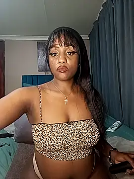 Snapshot of Queen-Chocolate chatting on 09/18/25, 04:42 Queen-Chocolate online show from 09/18/25, 04:42