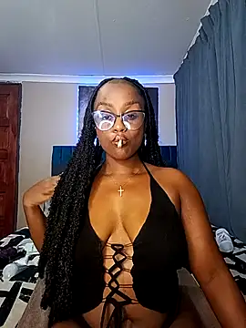 Snapshot of Queen-Chocolate chatting on 11/20/25, 06:18 Queen-Chocolate online show from 11/20/25, 06:18