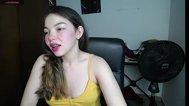 Snapshot of venelope1 chatting on 02/21/25, 02:17 venelope1 online show from 02/21/25, 02:17