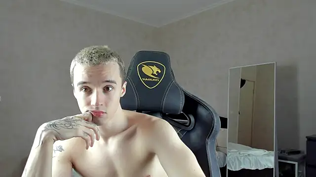 Snapshot of MasonWarholl chatting on 12/05/24, 01:14 MasonWarholl online show from 12/05/24, 01:14