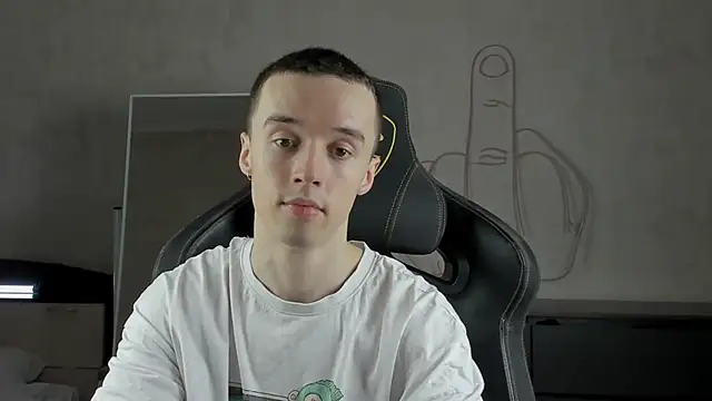 Snapshot of MasonWarholl chatting on 12/31/24, 05:29 MasonWarholl online show from 12/31/24, 05:29