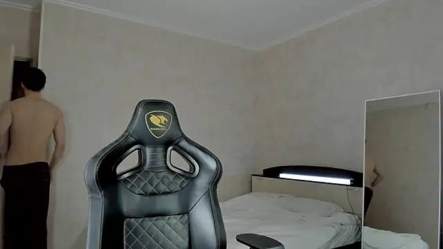 Snapshot of MasonWarholl chatting on 02/10/25, 09:47 MasonWarholl online show from 02/10/25, 09:47