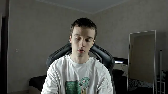 Snapshot of MasonWarholl chatting on 02/13/25, 08:24 MasonWarholl online show from 02/13/25, 08:24