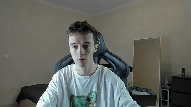 Snapshot of MasonWarholl chatting on 03/20/25, 10:07 MasonWarholl online show from 03/20/25, 10:07