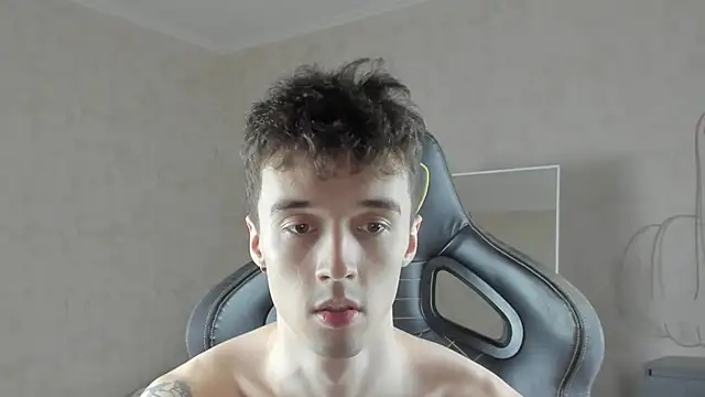 Snapshot of MasonWarholl chatting on 10/16/25, 06:31 MasonWarholl online show from 10/16/25, 06:31