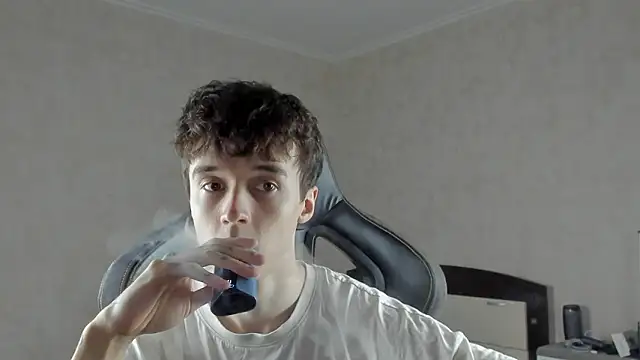 Snapshot of MasonWarholl chatting on 02/28/26, 10:44 MasonWarholl online show from 02/28/26, 10:44