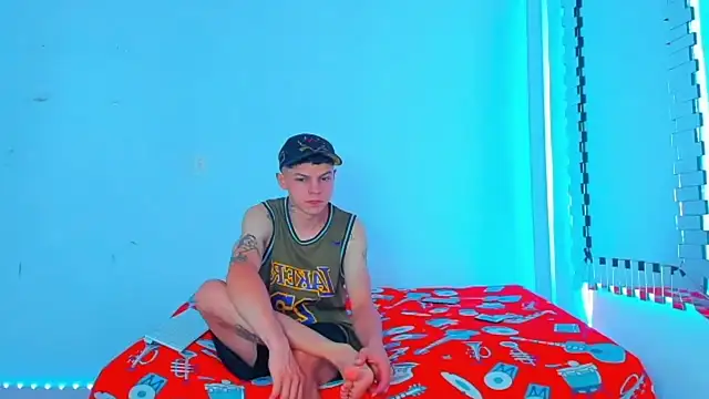 Snapshot of HOT_boy2025 chatting on 12/13/24, 06:16 HOT boy2025 online show from 12/13/24, 06:16