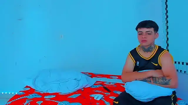 Snapshot of HOT_boy2025 chatting on 01/11/25, 06:12 HOT boy2025 online show from 01/11/25, 06:12