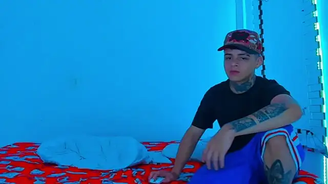 Snapshot of HOT_boy2025 chatting on 02/11/25, 10:18 HOT boy2025 online show from 02/11/25, 10:18