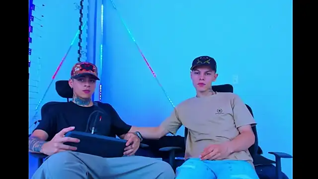 Snapshot of HOT_boy2025 chatting on 09/13/25, 10:48 HOT boy2025 online show from 09/13/25, 10:48