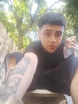 Snapshot of HOT_boy2025 chatting on 10/25/25, 06:02 HOT boy2025 online show from 10/25/25, 06:02