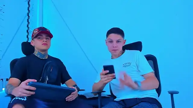 Snapshot of HOT_boy2025 chatting on 11/04/25, 10:09 HOT boy2025 online show from 11/04/25, 10:09