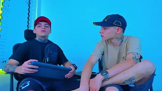 Snapshot of HOT_boy2025 chatting on 11/13/25, 04:33 HOT boy2025 online show from 11/13/25, 04:33