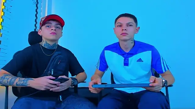 Snapshot of HOT_boy2025 chatting on 11/14/25, 02:10 HOT boy2025 online show from 11/14/25, 02:10