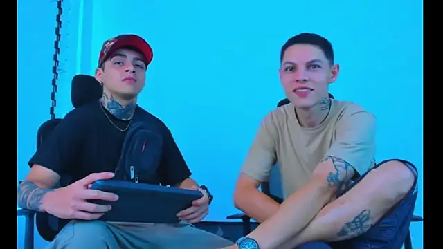 Snapshot of HOT_boy2025 chatting on 11/17/25, 02:28 HOT boy2025 online show from 11/17/25, 02:28