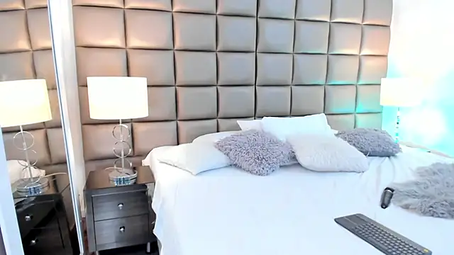 AnnyHizzle online show from 01/31/25, 12:28