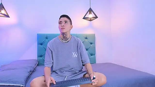 Tinny and Candy online show from 01/29/25, 04:30