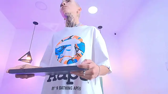 Tinny and Candy online show from 02/21/25, 01:11