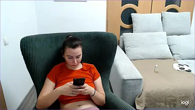 VioletaFlower7 online show from 12/02/25, 09:14