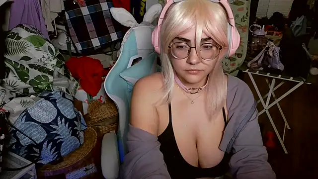 Snapshot of mochi_rainbow chatting on 01/13/25, 10:45 mochi rainbow online show from 01/13/25, 10:45