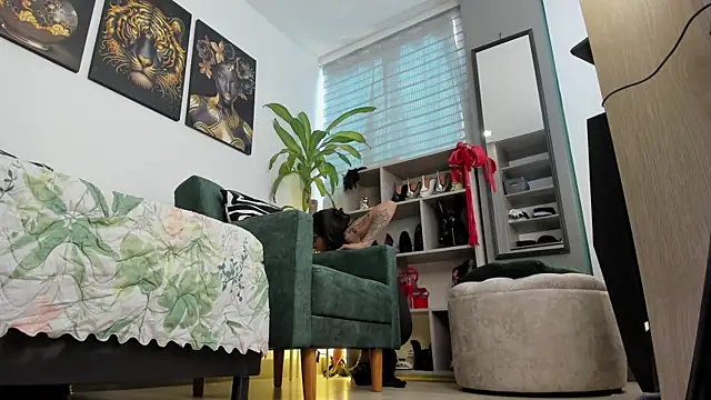 Snapshot of mia_backer chatting on 02/24/25, 09:20 mia backer online show from 02/24/25, 09:20