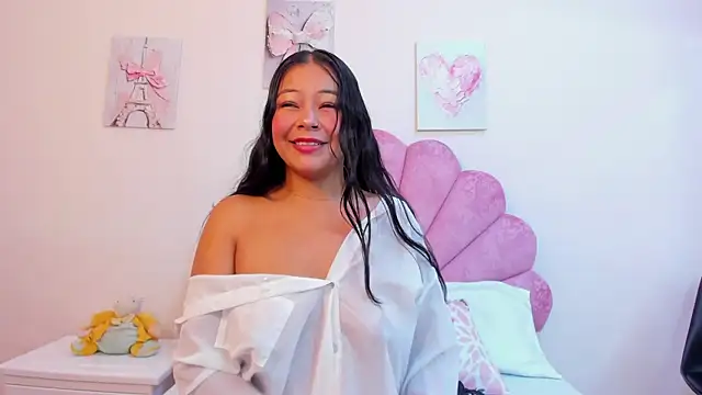 Snapshot of MilaaAdams chatting on 06/04/26, 11:38 MilaaAdams online show from 06/04/26, 11:38