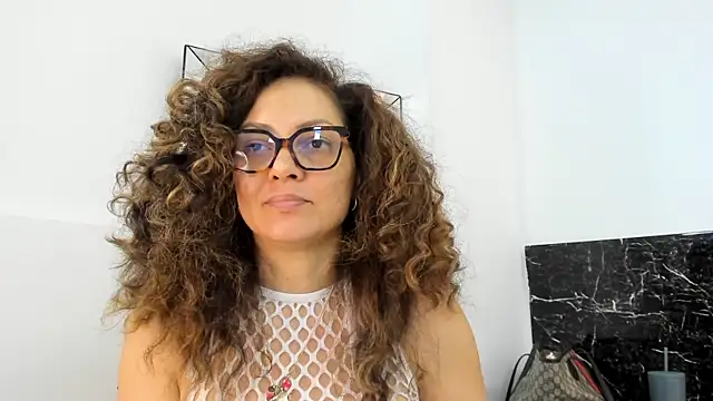 Juliabadlee online show from 02/01/25, 03:08