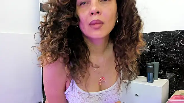 Juliabadlee online show from 03/16/25, 12:12