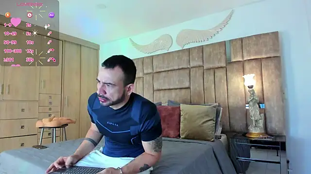 Snapshot of petterwilly1 chatting on 10/21/25, 03:13 petterwilly1 online show from 10/21/25, 03:13