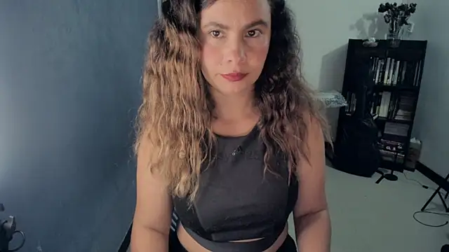 gigi stephans online show from 07/07/26, 01:19