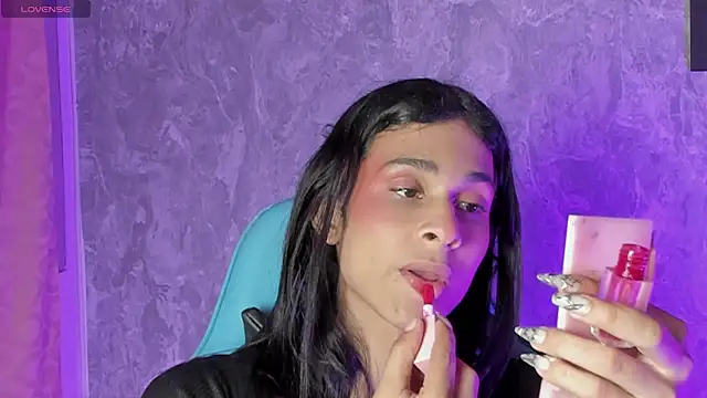 Snapshot of Mara_friendboy699 chatting on 02/13/25, 03:50 Mara friendboy699 online show from 02/13/25, 03:50