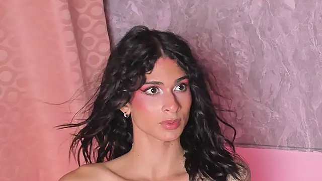 Snapshot of Mara_friendboy699 chatting on 03/21/25, 10:39 Mara friendboy699 online show from 03/21/25, 10:39